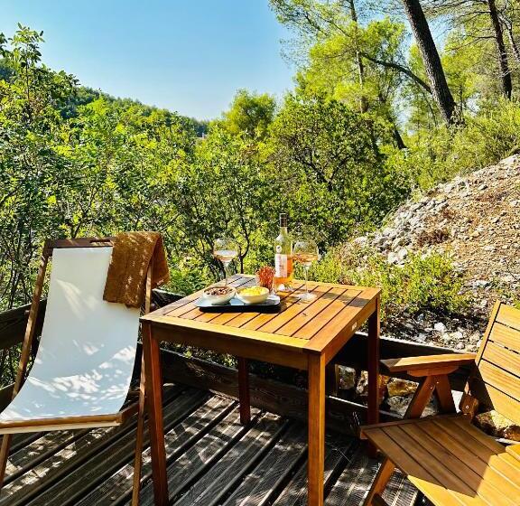 اتاق استاندارد با تخت بزرگ, B&b Les Têtes De Mules   Adults Only