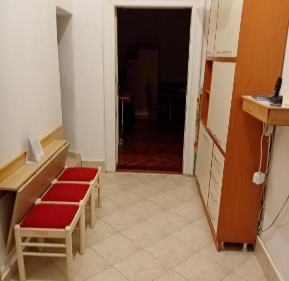 اتاق استاندارد با سرویس بهداشتی مشترک, Rooms For Exit 2024   For 2 Or 4 People For 4 Nights 11 15 July