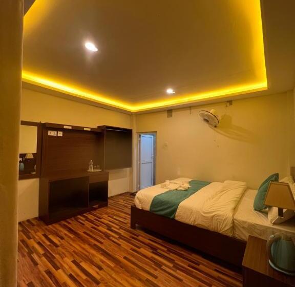 اتاق لوکس با تخت بزرگ, River Bank Eco Resort