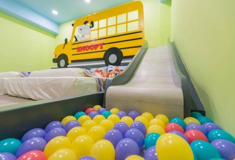 اتاق لوکس چهار تخته, Kids Fun B&b