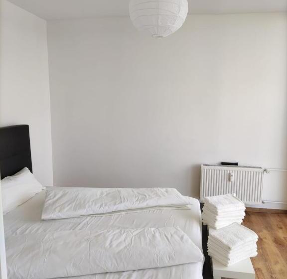 آپارتمان 1 خوابه با بالکن, Monteurwohnung Workere S Apartment Gera