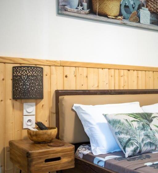 اتاق استاندارد با تراس, 1a   Chambres Et Appartements Au Calme   Centre St Denis   Barachois