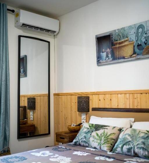 اتاق استاندارد با تراس, 1a   Chambres Et Appartements Au Calme   Centre St Denis   Barachois