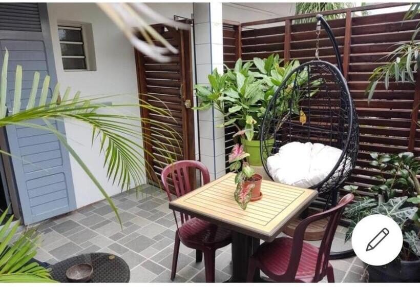 اتاق استاندارد با تراس, 1a   Chambres Et Appartements Au Calme   Centre St Denis   Barachois