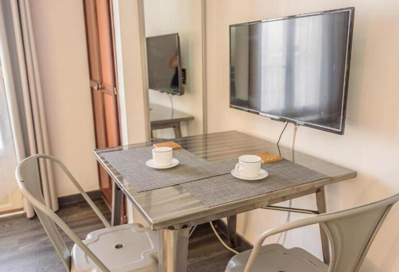 آپارتمان 1 خوابه با بالکن, 1a   Chambres Et Appartements Au Calme   Centre St Denis   Barachois