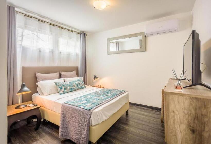 آپارتمان 1 خوابه با بالکن, 1a   Chambres Et Appartements Au Calme   Centre St Denis   Barachois