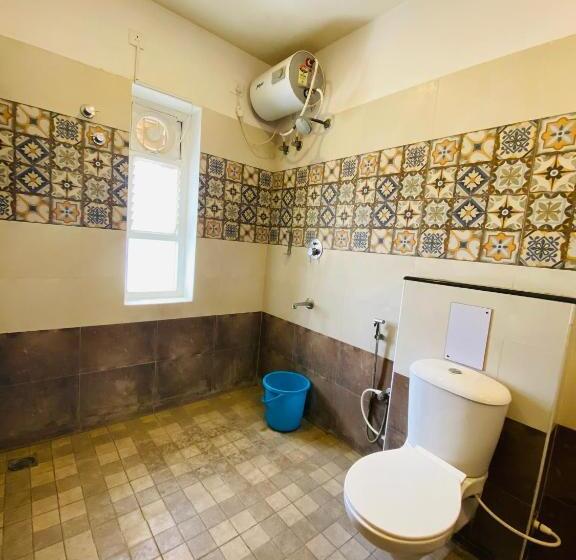 سوئیت با بالکن, Tulips Residency   Airport