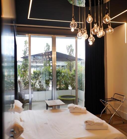 اتاق لوکس, La Resilienza Relais