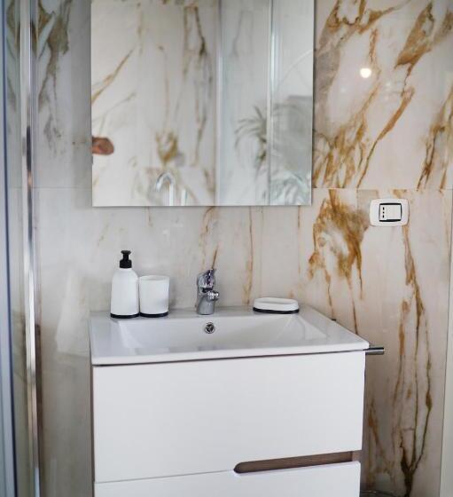 اتاق لوکس, La Resilienza Relais