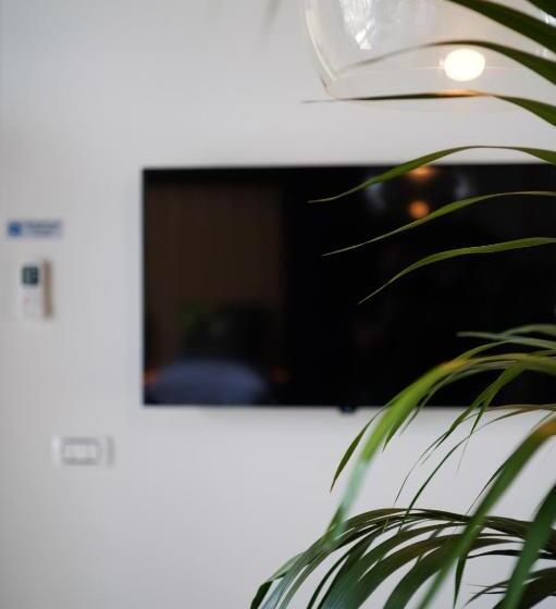 اتاق لوکس, La Resilienza Relais