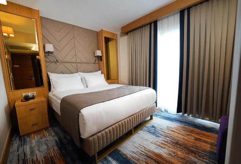 اتاق استاندارد با تخت بزرگ, Days Inn By Wyndham Istanbul Bomonti