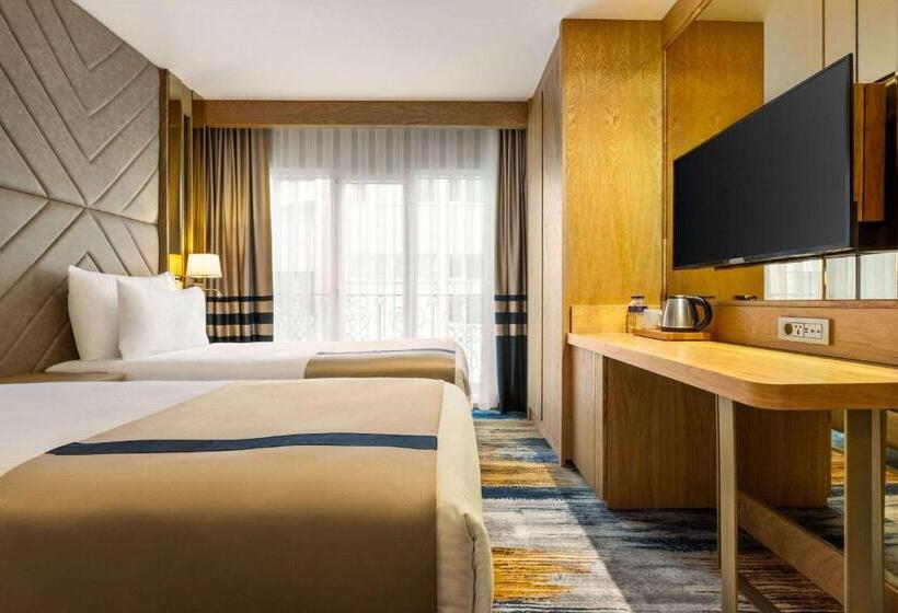 اتاق استاندارد با تخت بزرگ, Days Inn By Wyndham Istanbul Bomonti