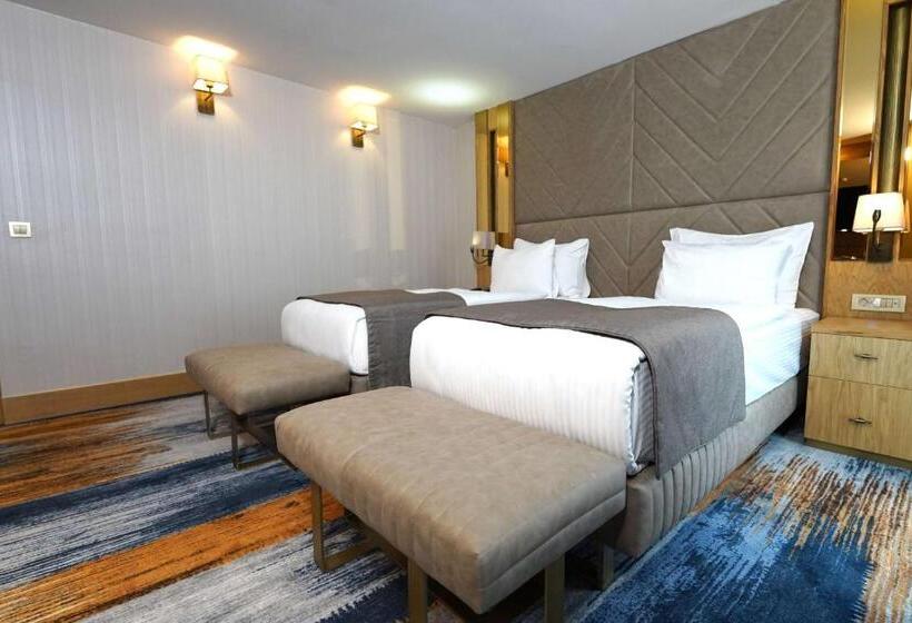 اتاق سوپریور تودرتو, Days Inn By Wyndham Istanbul Bomonti