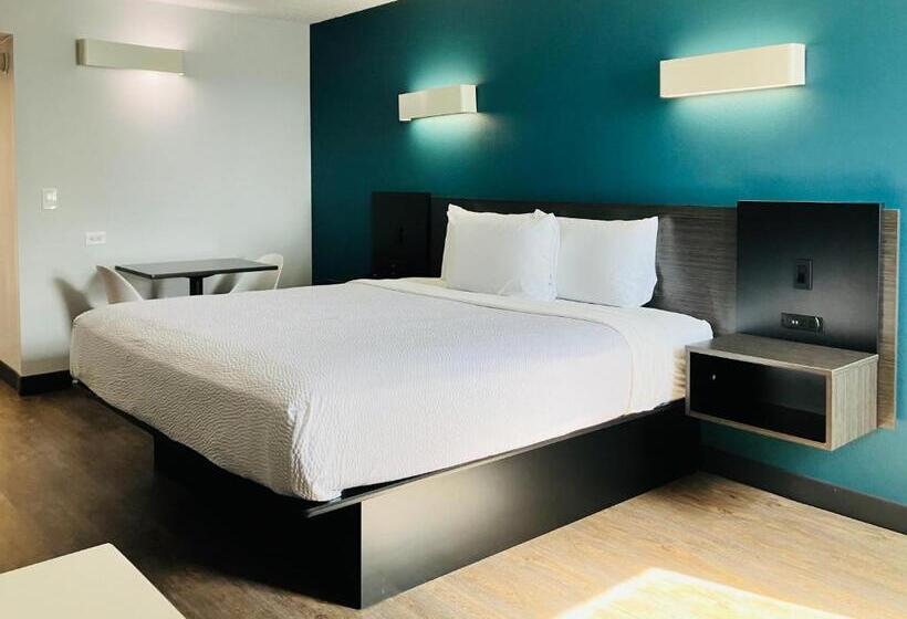 اتاق استاندارد با تخت بزرگ برای معلولان, Studio 6 Suites Carson, Ca