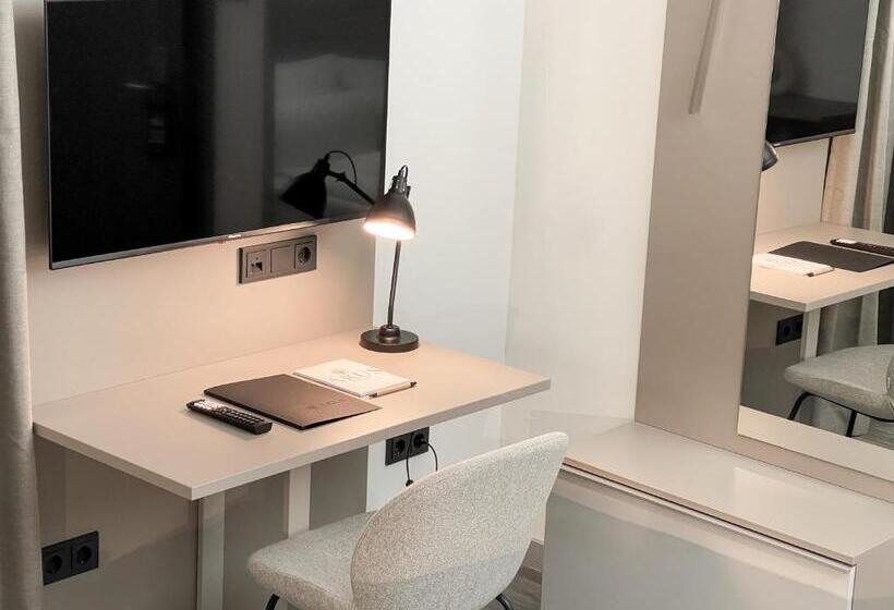 سوییت جونیور با بالکن, Arus Hotels