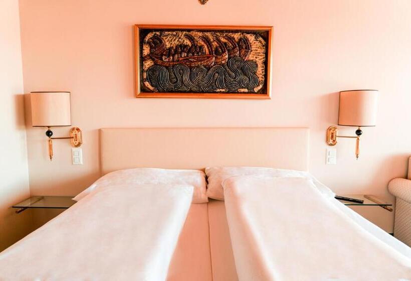 اتاق استاندارد با بالکن, Hillsite Smart Hotel Flims