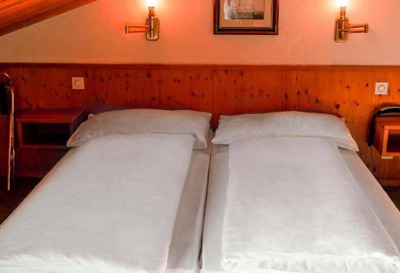اتاق استاندارد چهار تخته, Hillsite Smart Hotel Flims