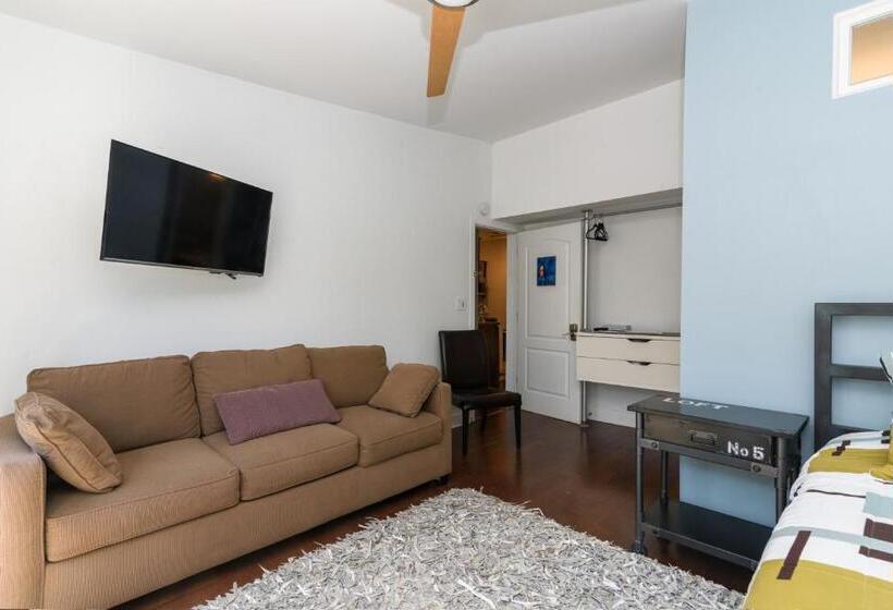 اتاق استاندارد, House 5863  Chicago S Premier Bed And Breakfast