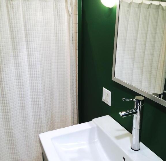 اتاق لوکس با تخت بزرگ, House 5863  Chicago S Premier Bed And Breakfast