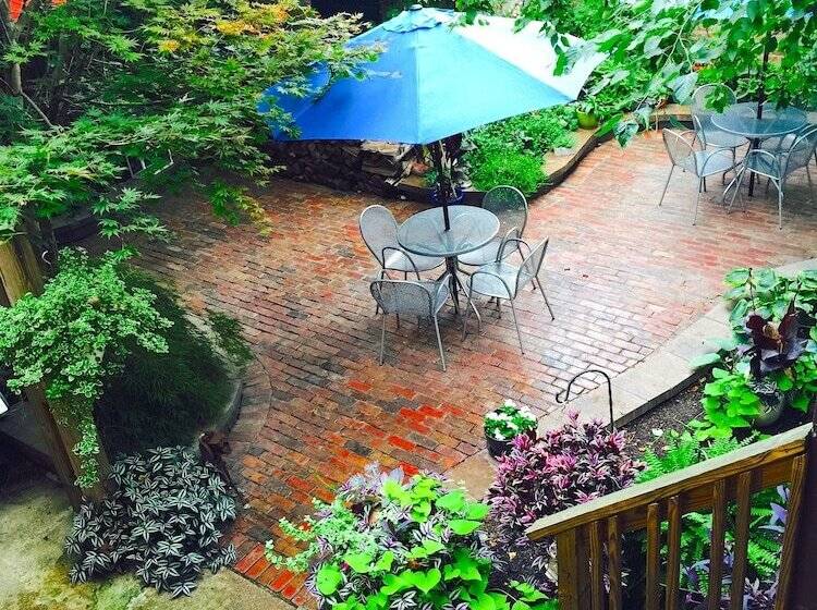 اتاق استاندارد, House 5863  Chicago S Premier Bed And Breakfast