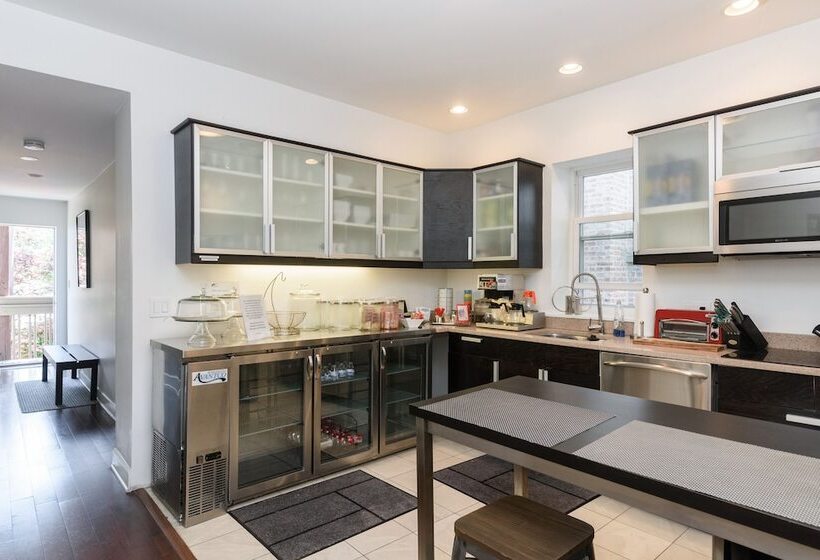 اتاق استاندارد, House 5863  Chicago S Premier Bed And Breakfast