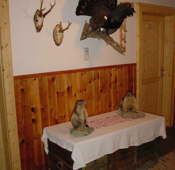 اتاق استاندارد یک تخته با سرویس بهداشتی مشترک, Pension   Bauernhof