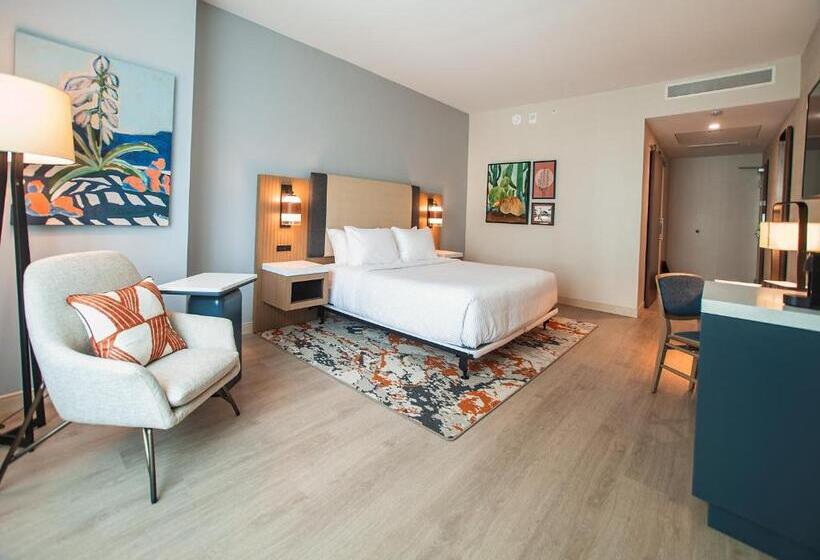 اتاق استاندارد با تخت بزرگ برای معلولان, Cambria Hotel Austin Downtown