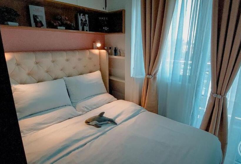 スタンダードスタジオ, Crissome Suite Azure North San Fernando Pampanga