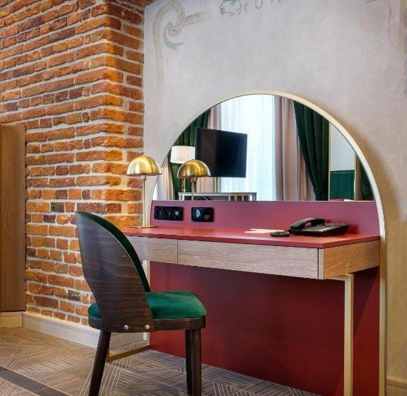 استودیوی استاندارد, Golden Queen Deluxe Jacuzzi Apartments   Old Town