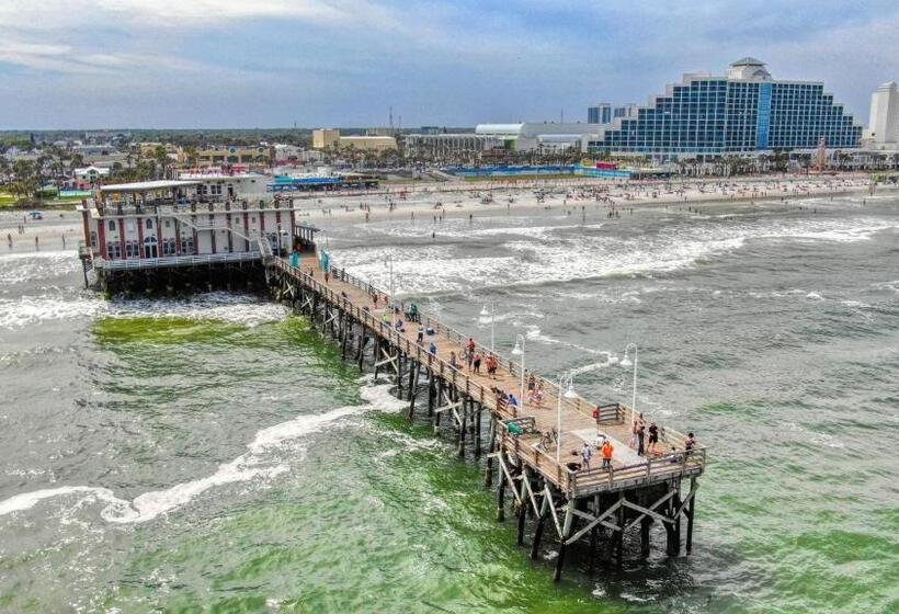 استودیوی استاندارد با چشم‌انداز دریا, Pirates Cove 4th Floor Balcony Remodeled Condo
