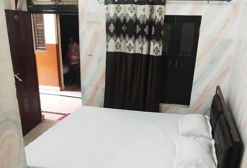 اتاق استاندارد, Shriveni Madhav Hotel Near Kalindi Floating Restaurant