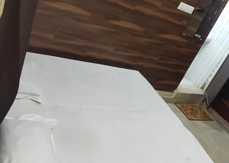 اتاق استاندارد, Shriveni Madhav Hotel Near Kalindi Floating Restaurant