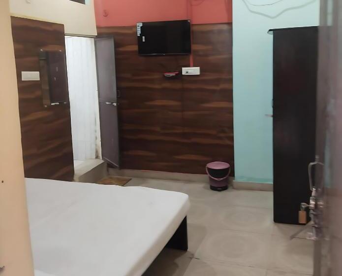 اتاق استاندارد, Shriveni Madhav Hotel Near Kalindi Floating Restaurant