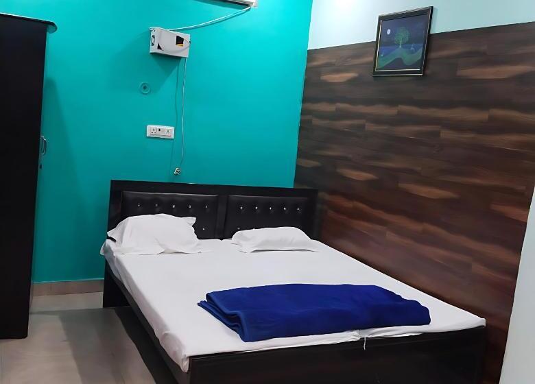 اتاق استاندارد, Shriveni Madhav Hotel Near Kalindi Floating Restaurant