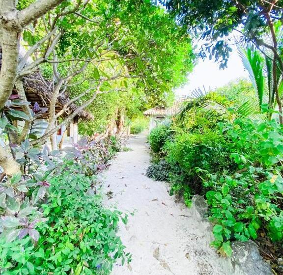 اتاق لوکس, Bwejuu Garden View Bungalows