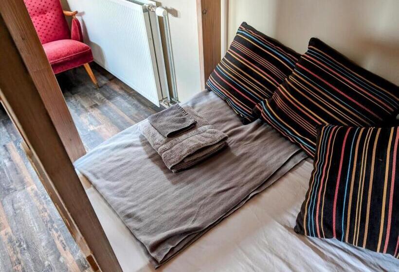 اتاق خانوادگی با سرویس بهداشتی مشترک, Hótel Hrífunes By Ourhotels