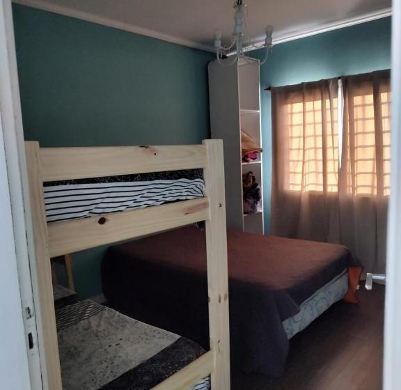 اتاق خانوادگی, Hostel Bauti En Ezeiza