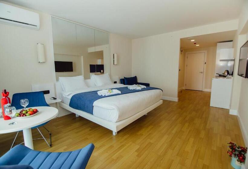 سوییت با چشم‌انداز دریا, Orbi City Hotel View Batumi