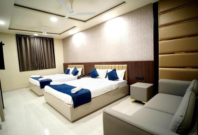 اتاق لوکس سه تخته, Rich Comfort Ajmer