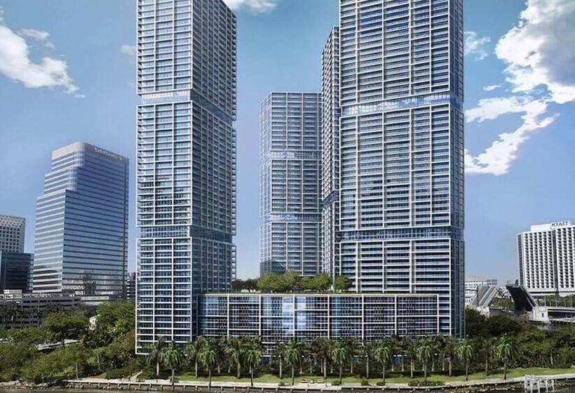 1 Bedroom Apartment Lake View, Icon & W Hotel / Waterfront / 20th Floor / Top Spa