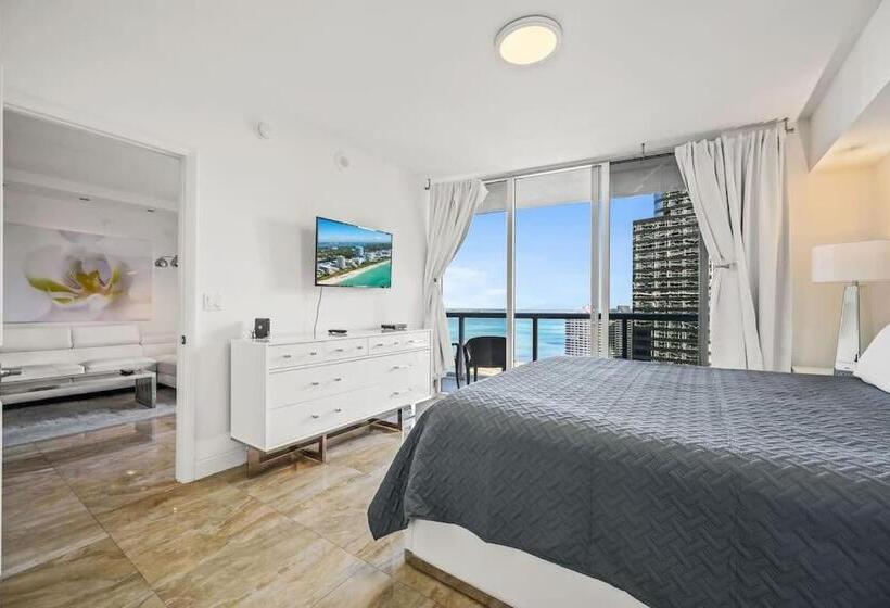 1 Bedroom Apartment Lake View, Icon & W Hotel / Waterfront / 20th Floor / Top Spa