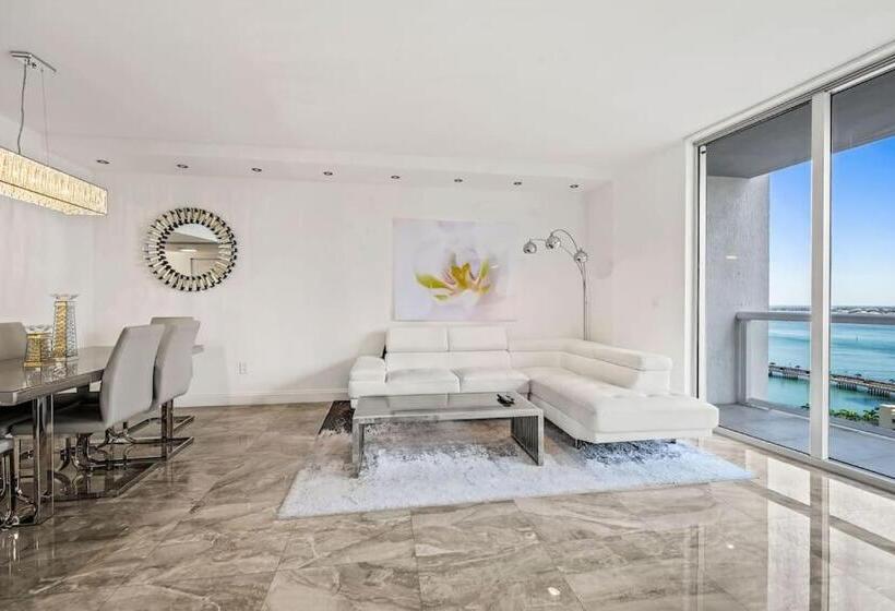 1 Bedroom Apartment Lake View, Icon & W Hotel / Waterfront / 20th Floor / Top Spa