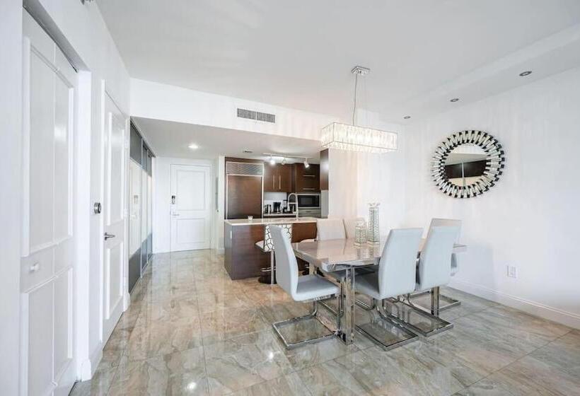 1 Bedroom Apartment Lake View, Icon & W Hotel / Waterfront / 20th Floor / Top Spa