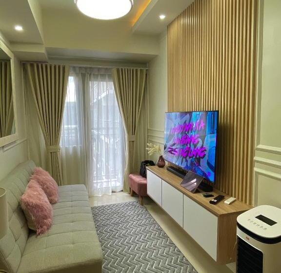 带阳台套房, Luxern Suite At S Residences