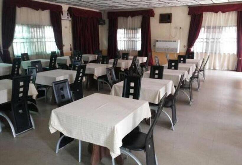 اتاق استاندارد چهار تخته, Room In Lodge   Garentiti Apartment   Silver Room
