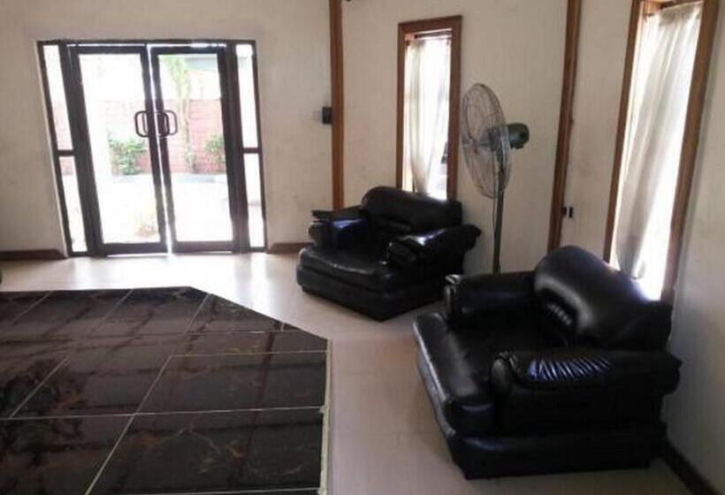 اتاق استاندارد چهار تخته, Room In Lodge   Garentiti Apartment   Silver Room