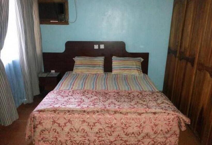 اتاق استاندارد چهار تخته, Room In Lodge   Garentiti Apartment   Silver Room