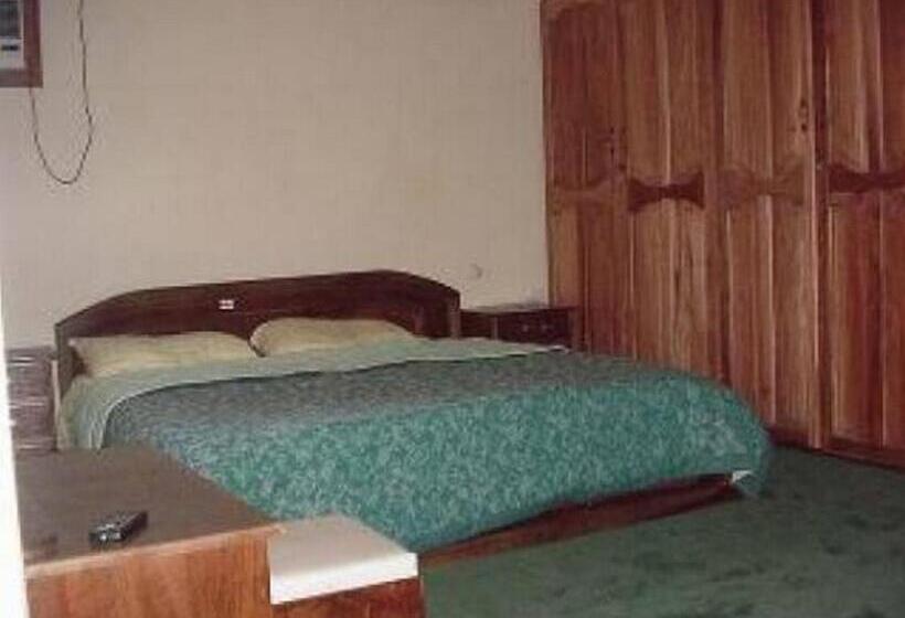 اتاق استاندارد چهار تخته, Room In Lodge   Garentiti Apartment   Silver Room