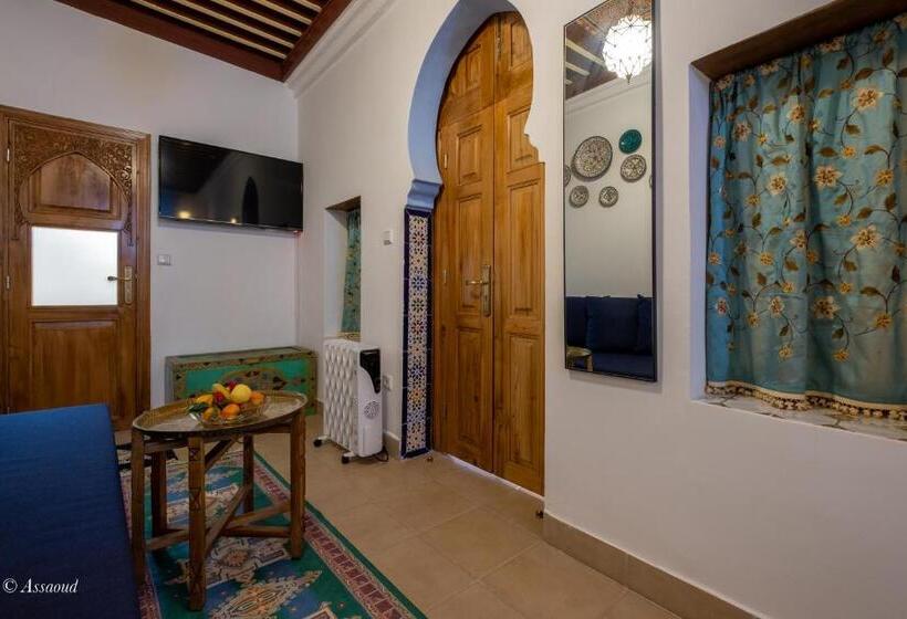 חדר דלוקס, Riad Bin Souaki