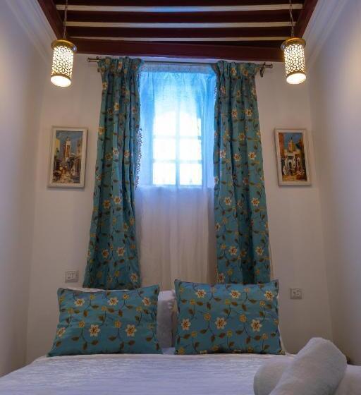 חדר דלוקס, Riad Bin Souaki